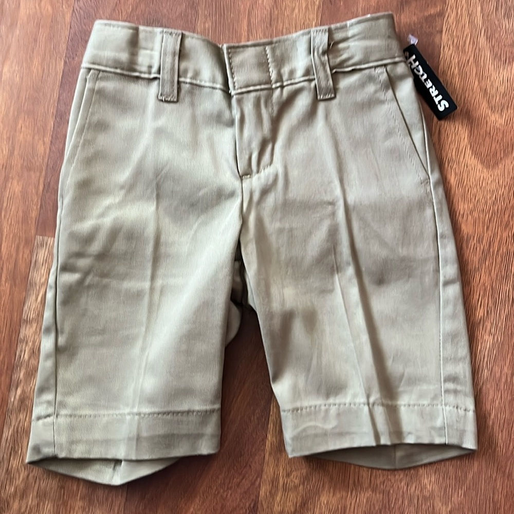 New dickies classic fit khaki shorts